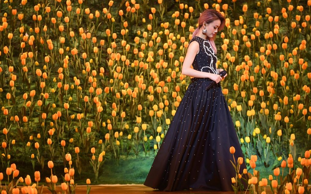 【容祖儿】joey yung 一面之缘 live 2002