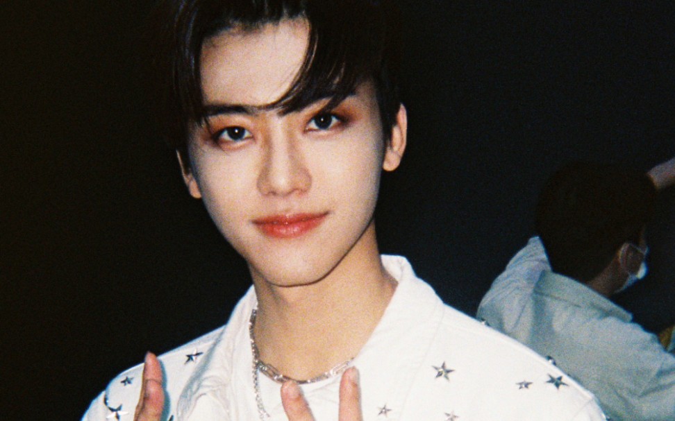 罗渽民】这是一个眼睛不知道该往哪里看的直拍 be original hot sauce