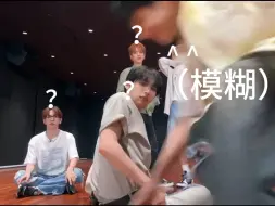 Tải video: 【好想被李常赫训】这个二哥怎么这样！我们忙内只是小孩好动啊～嗯其实我们常赫只是嘴巴坏坏的，整个团都溺爱忙内得不得了…话又说回来所以失败的那些和成品的区别是？