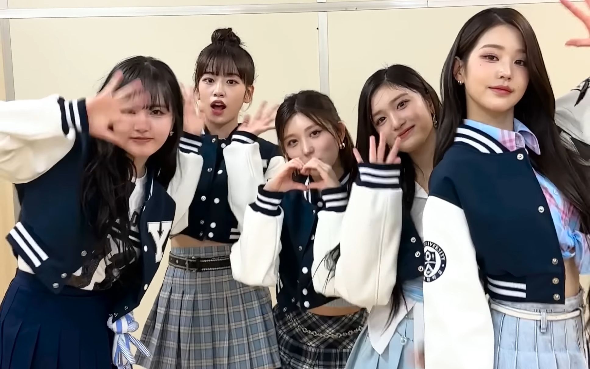 ive短视频校服blueblood   睡衣 i am