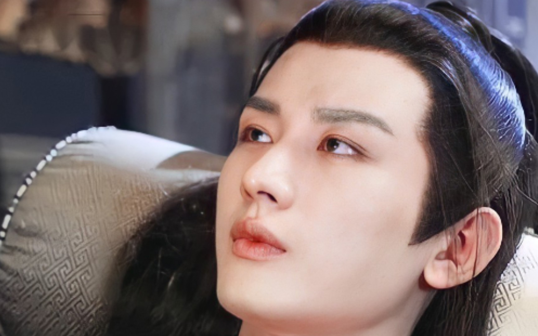 【成毅 与君歌】躺着躺椅上好虚弱的感觉啊,希望我们齐焱能有个好结局