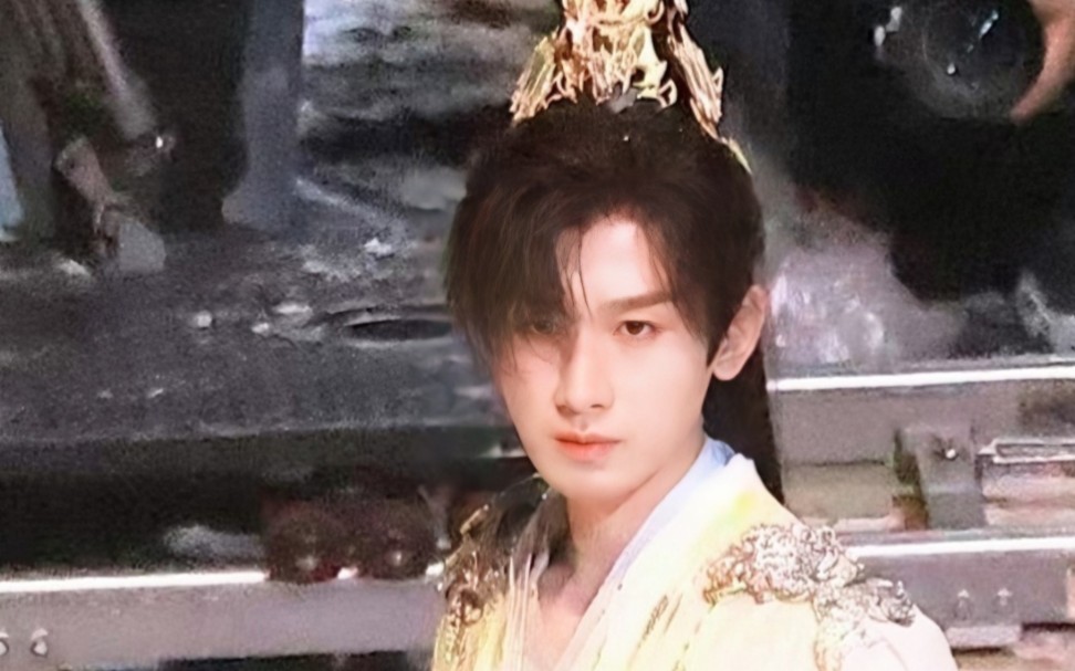 成毅 富贵少爷雪夜冷脸杀妖后变身小机器人萌萌哒