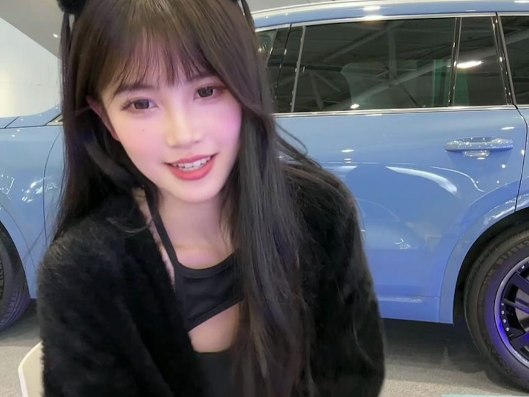 车模克罗拉眼睛漂亮,深圳改装车展车模[20240309161444]