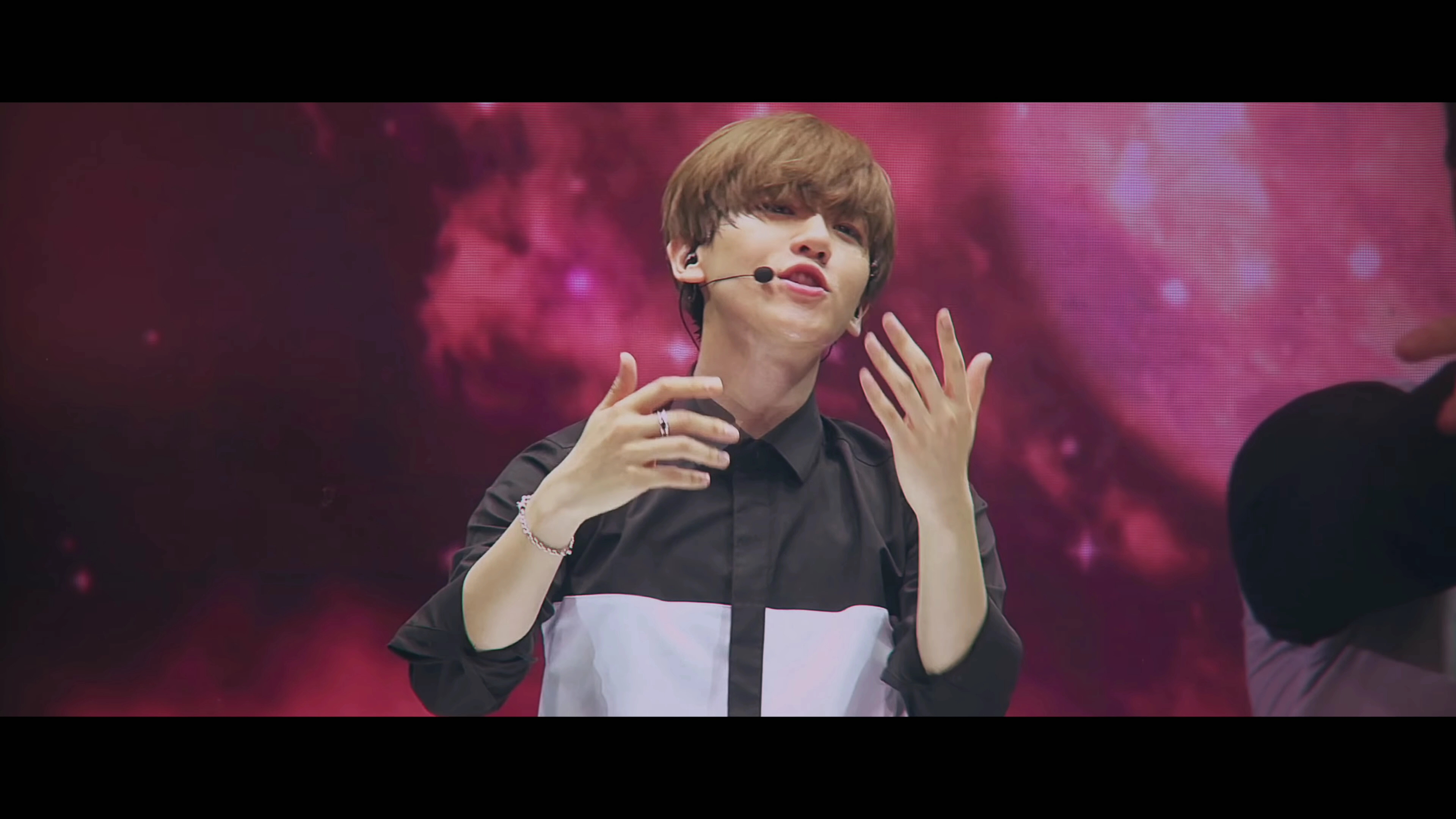 【exo 边伯贤 fancam】蝴蝶少女 (dont go)   monster_哔哩哔哩_bili