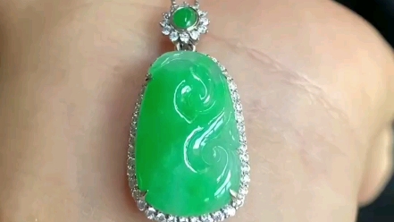 进口缅甸天然翡翠喜欢s信