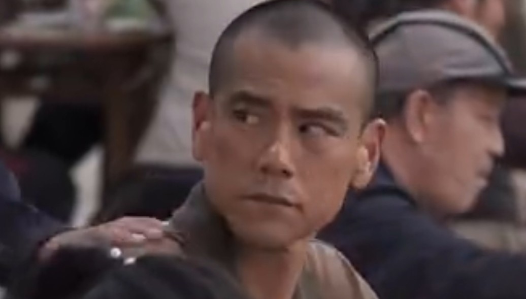 彭于晏:咱也没想到,吃席坐小孩桌!