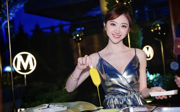 梦龙愉悦大使景甜出席梦龙上海pleasurestore开幕派对