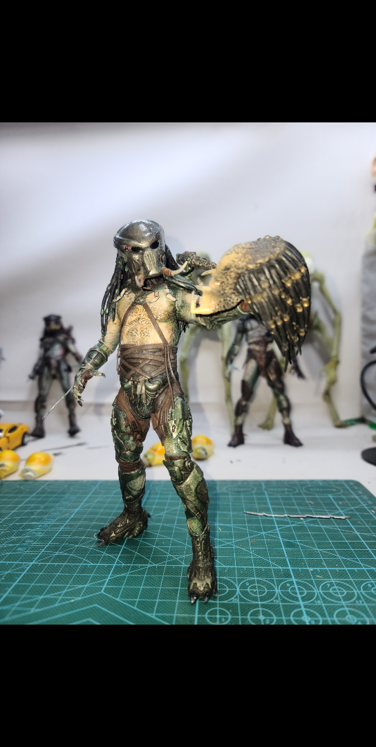 新铁血战士neca7寸玩具实物涂装修改后和玩具对比玩具梦狩定制