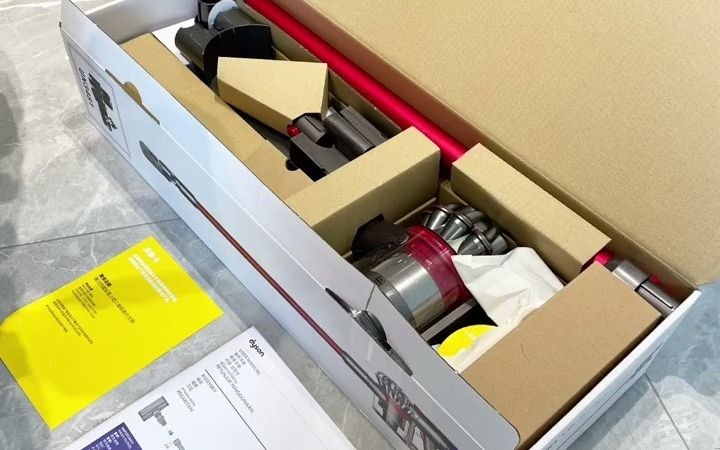 13_戴森吸尘器v8 fluffy plus开箱#戴森 #吸尘器 #无线吸尘器 #黑科技