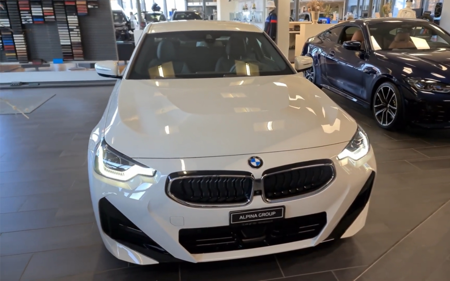 2023宝马2系coupe 绕车实拍全新的外观和内饰细节