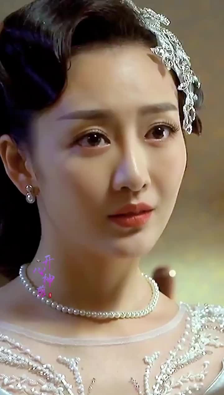 王鸥 1982年10月28日出生于#李萌萌 1993年12月22日出生#电影鬼手