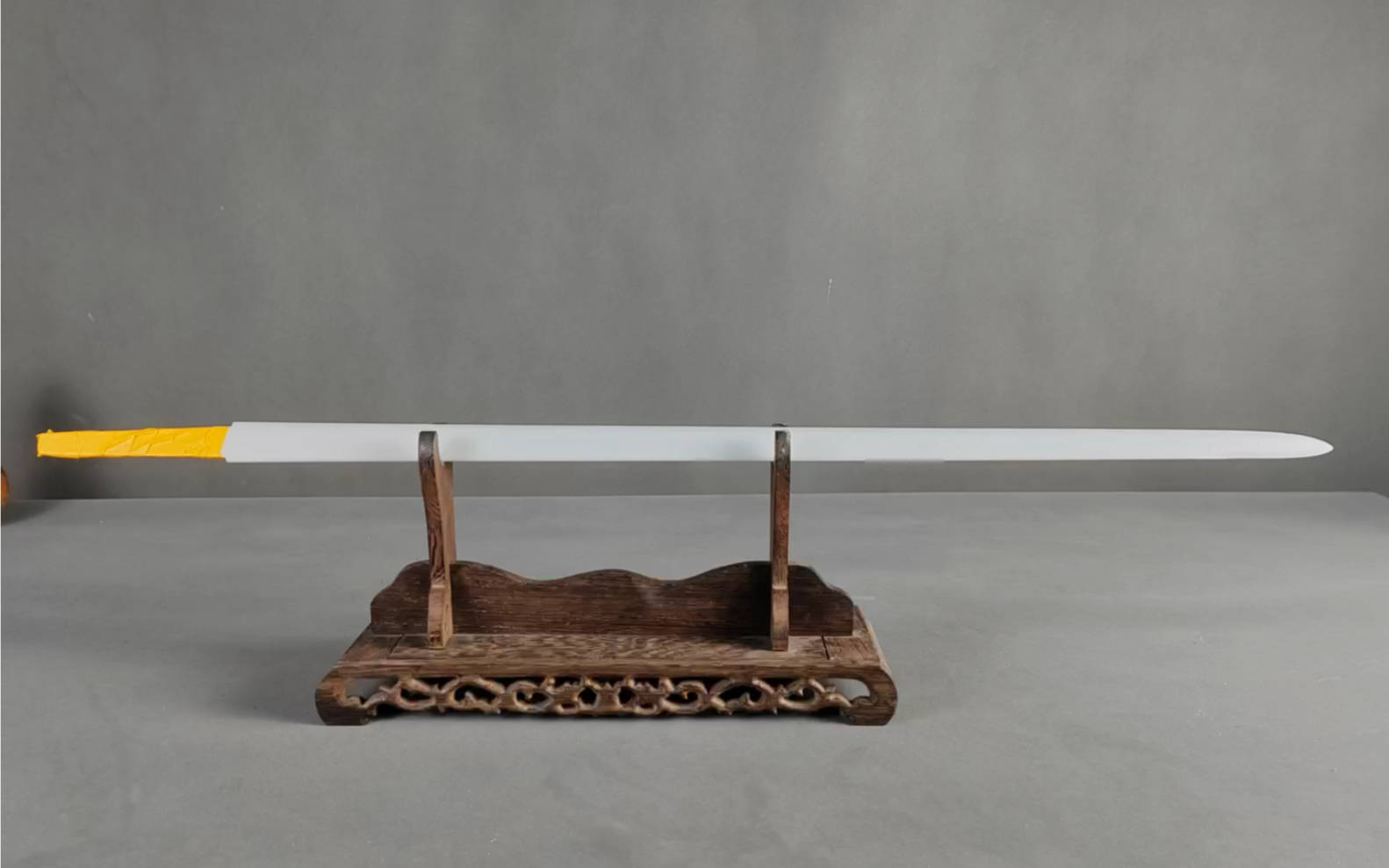 给金银钿装唐大刀做了个塑料刀条看看效果