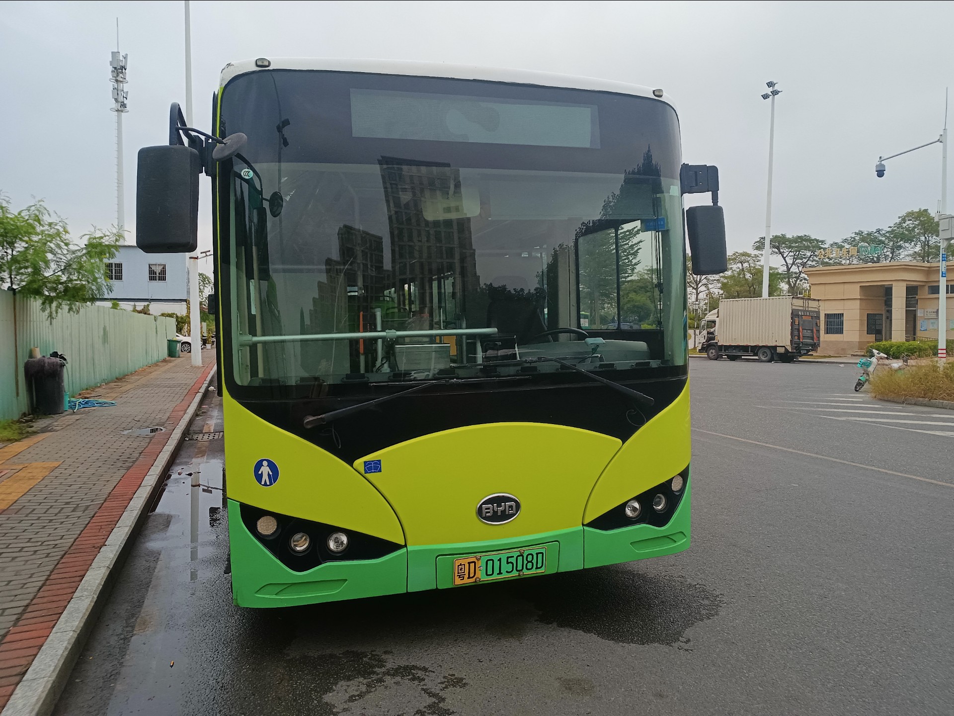 Cubierta derecha del piso derecho de cabina corta para Beiben (OEM: A 571 684 12 60)