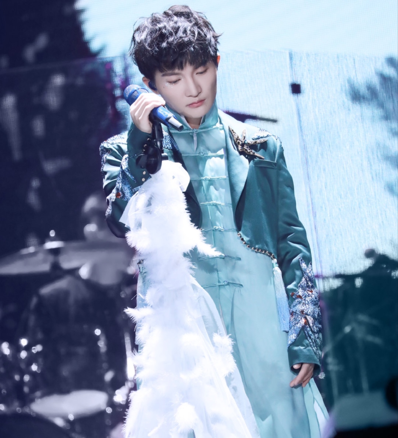 周深《rubia》花语:爱的呵护,分享伤痛 .