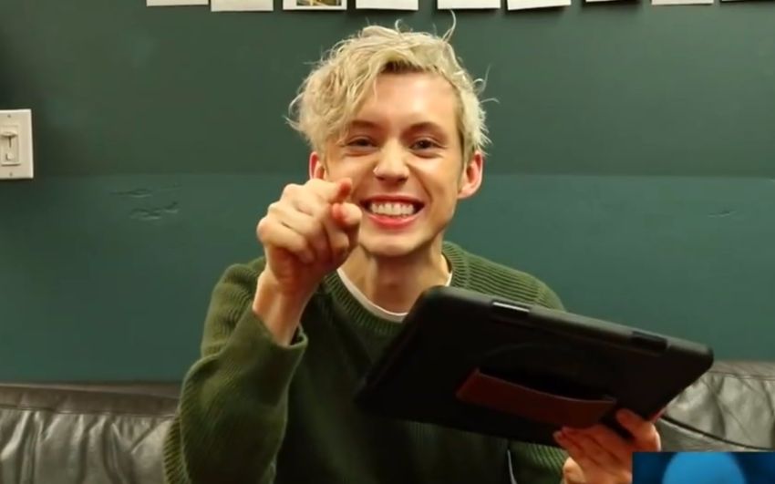 【TROYE SIVAN】【中英字幕】惊吓挑战!全程超级可爱~~哔哩哔哩bilibili