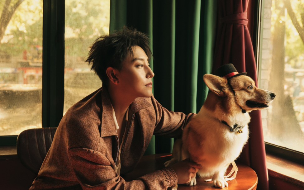 赵泳鑫,魅力比太阳还耀眼,挡都挡不住