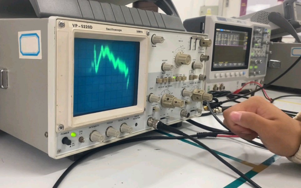 [图]《 ⚡电子示波器会不会梦到赛博DJ⚡ 》