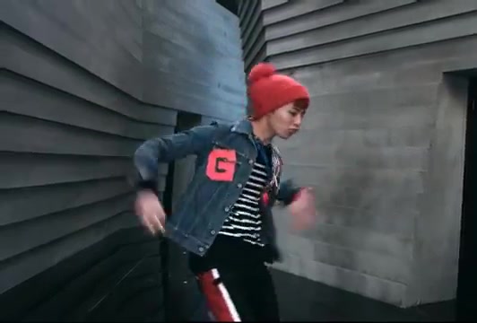 [图]【权志龙】【GD】G-Dragon - Gmarket Party! M-V (Full Ver.)