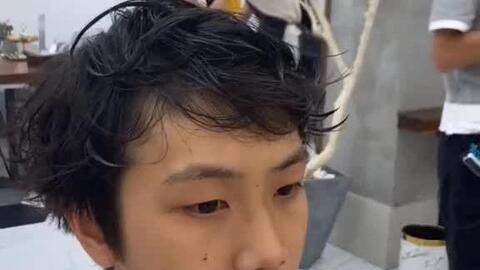 男士烫发夏日男士发型推荐 8cm塑型挑烫 高额头 高发际线 细软发质可这样设计男士发型 哔哩哔哩 男士烫发夏日男士发型推荐 8cm塑型挑烫 高额头 高发际线 细软发质可这样设计男士发型 哔哩哔哩