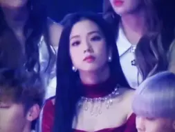 下载视频: The prettiest girl in mama 2018