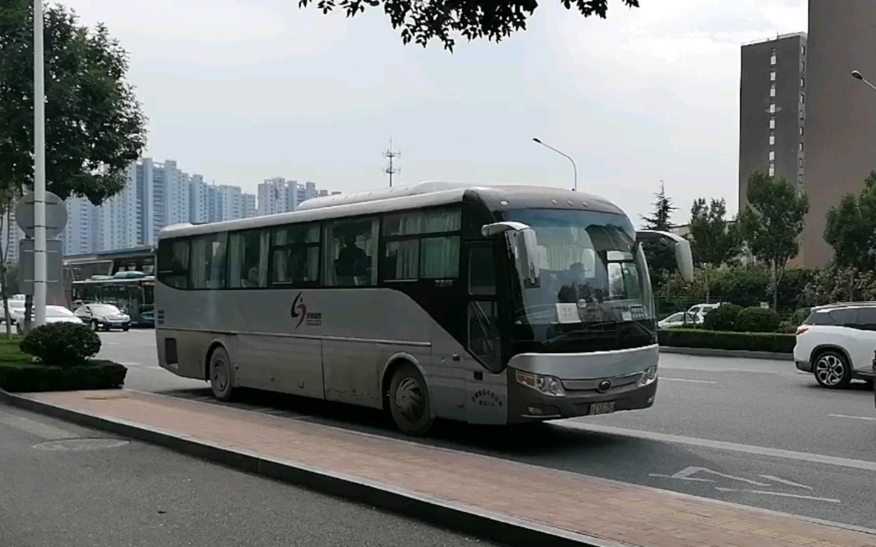 宇通zk6127ha客车实拍(潍柴336大泵)