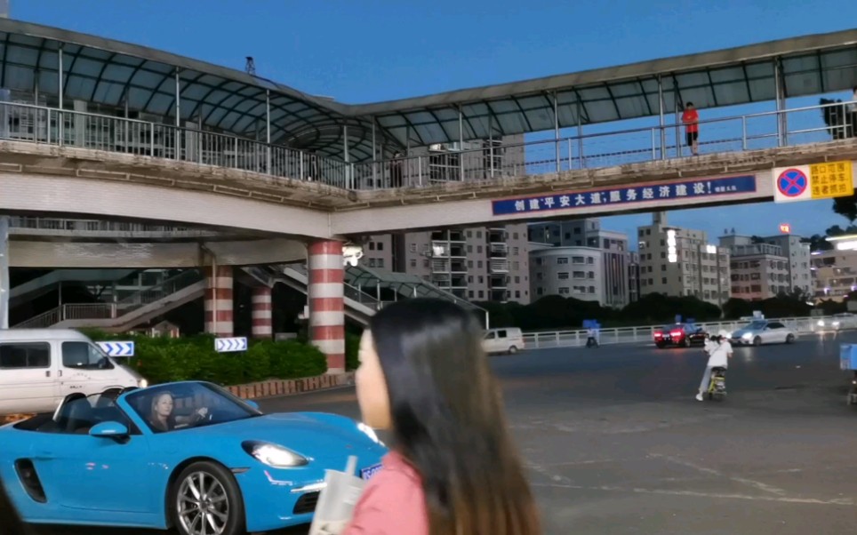 东莞塘厦镇天桥,当年打工第一站,现在回走来时的路,越走越伤感