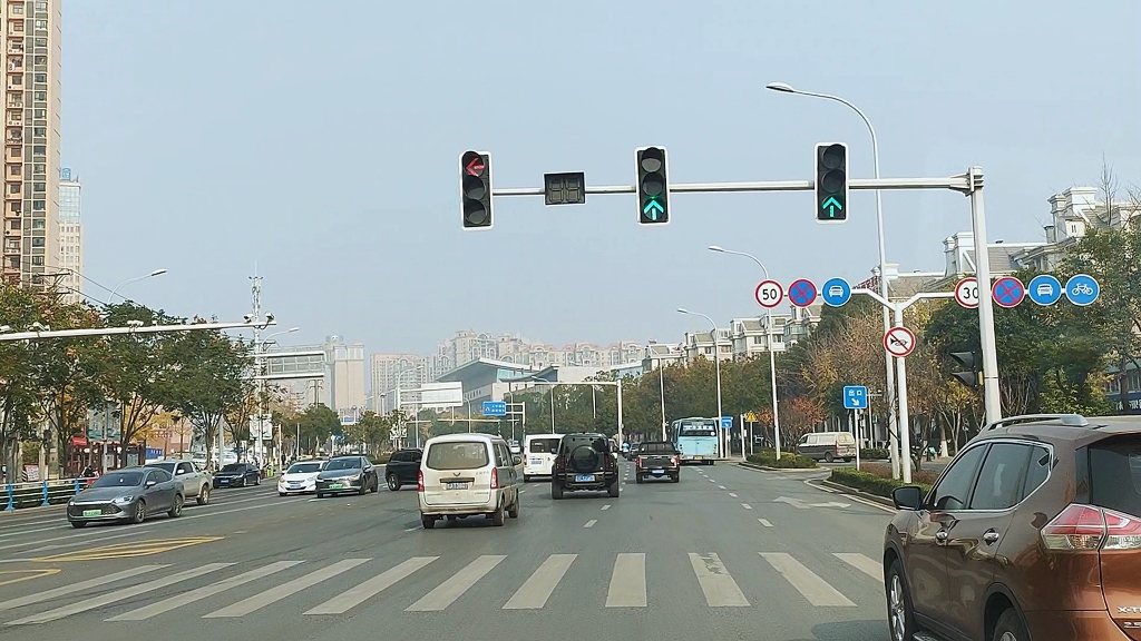 实拍湖北荆门城市建设,从掇刀到东宝主城区沿途风景,一起欣赏下哔哩哔哩bilibili