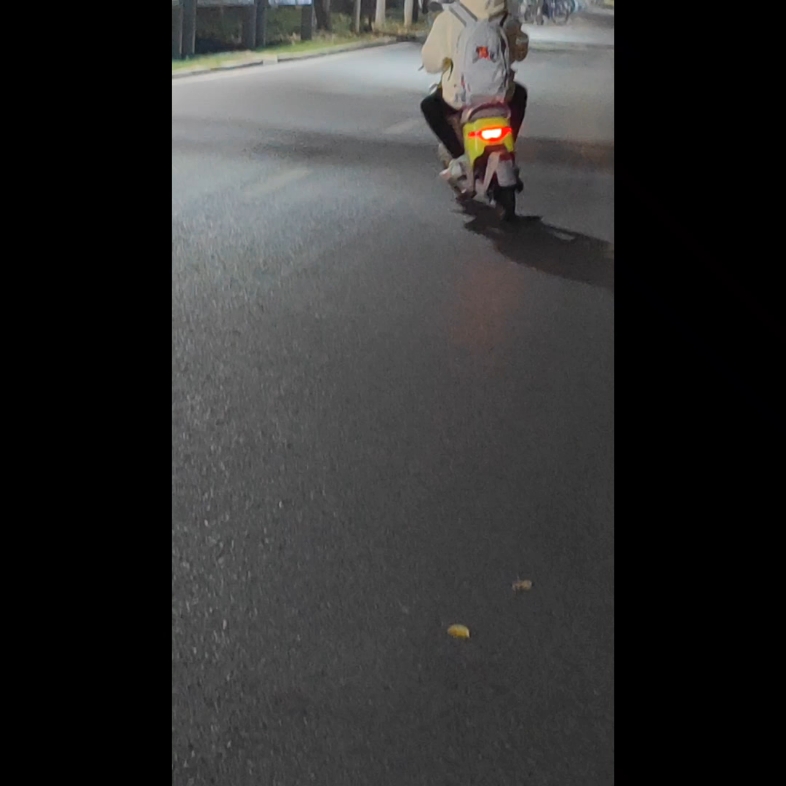 骑电车