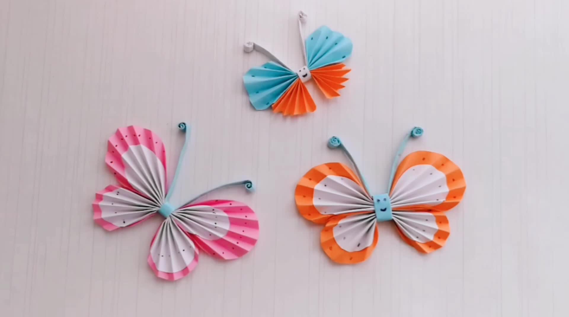 用彩色卡纸做漂亮的蝴蝶,可以当幼儿园孩子的手工作业