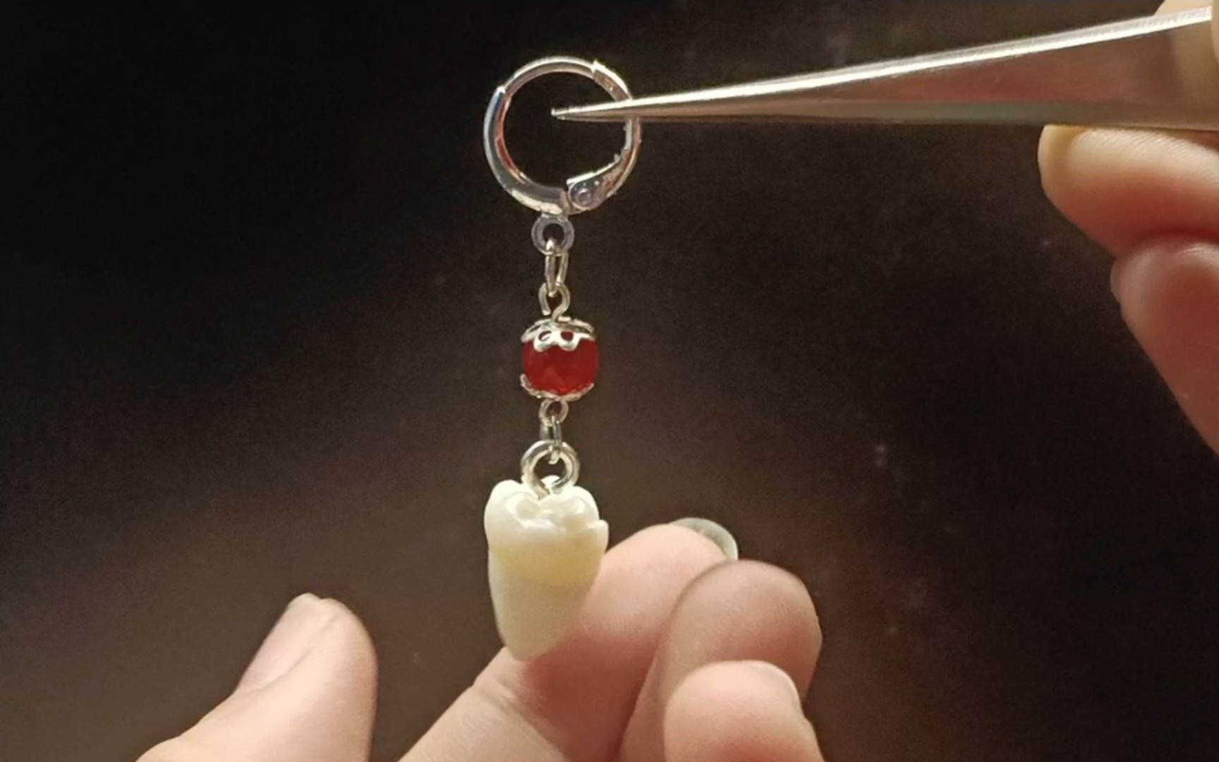 牙齿饰品 简 单的玛瑙智齿银耳扣一枚