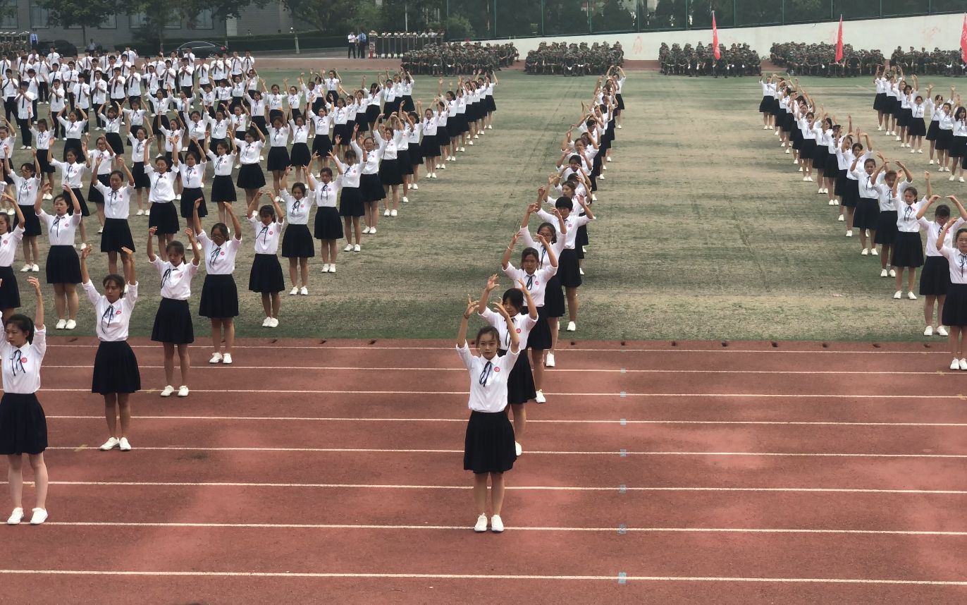 [图]齐鲁理工开学典礼《校园舞》