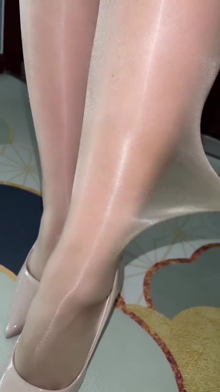 360无痕极光袜,上身效果实拍#穿搭 #面料柔软舒适 #大长腿 #极光袜