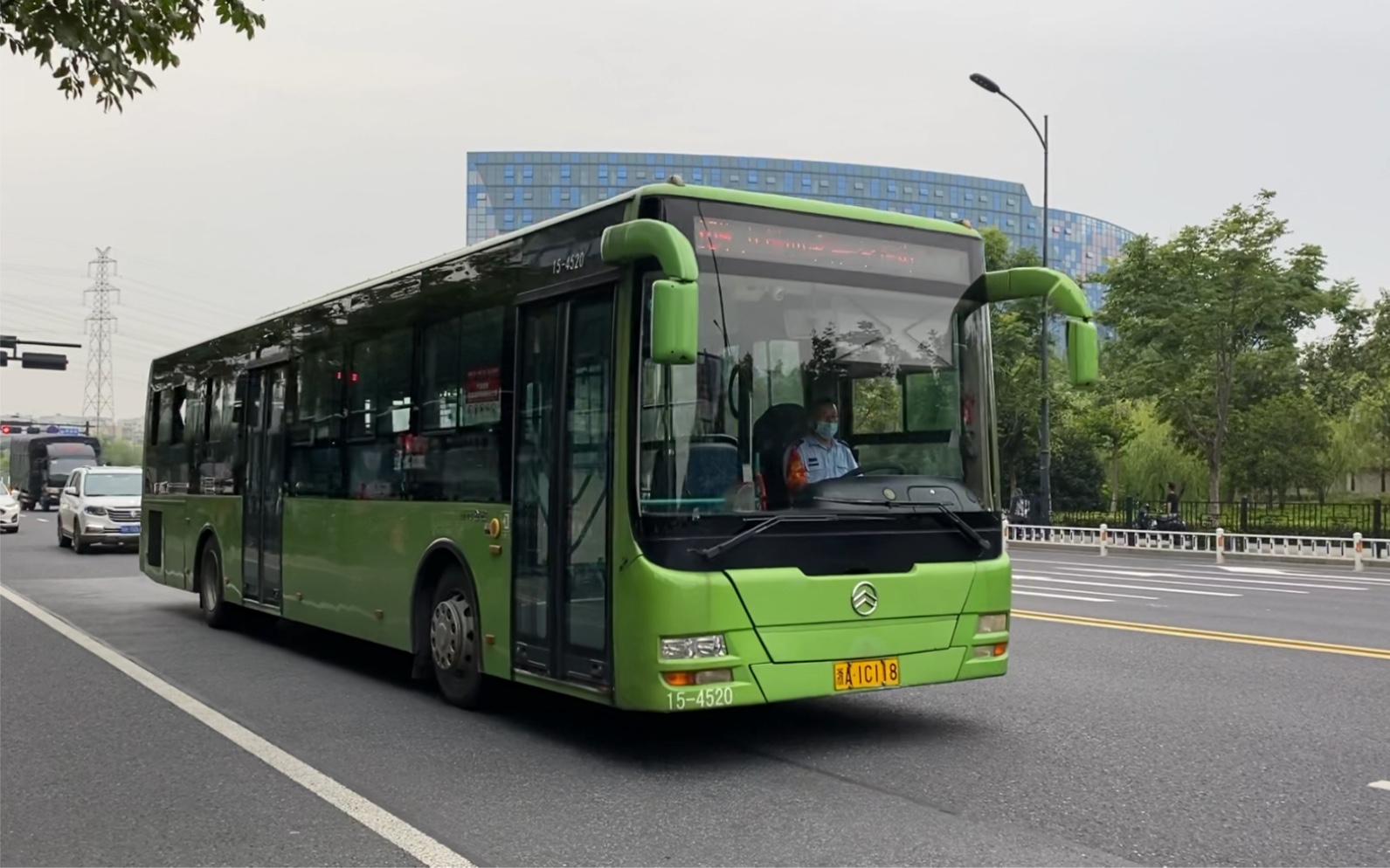 【杭州公交】xml6125j18c 104路 15-4520