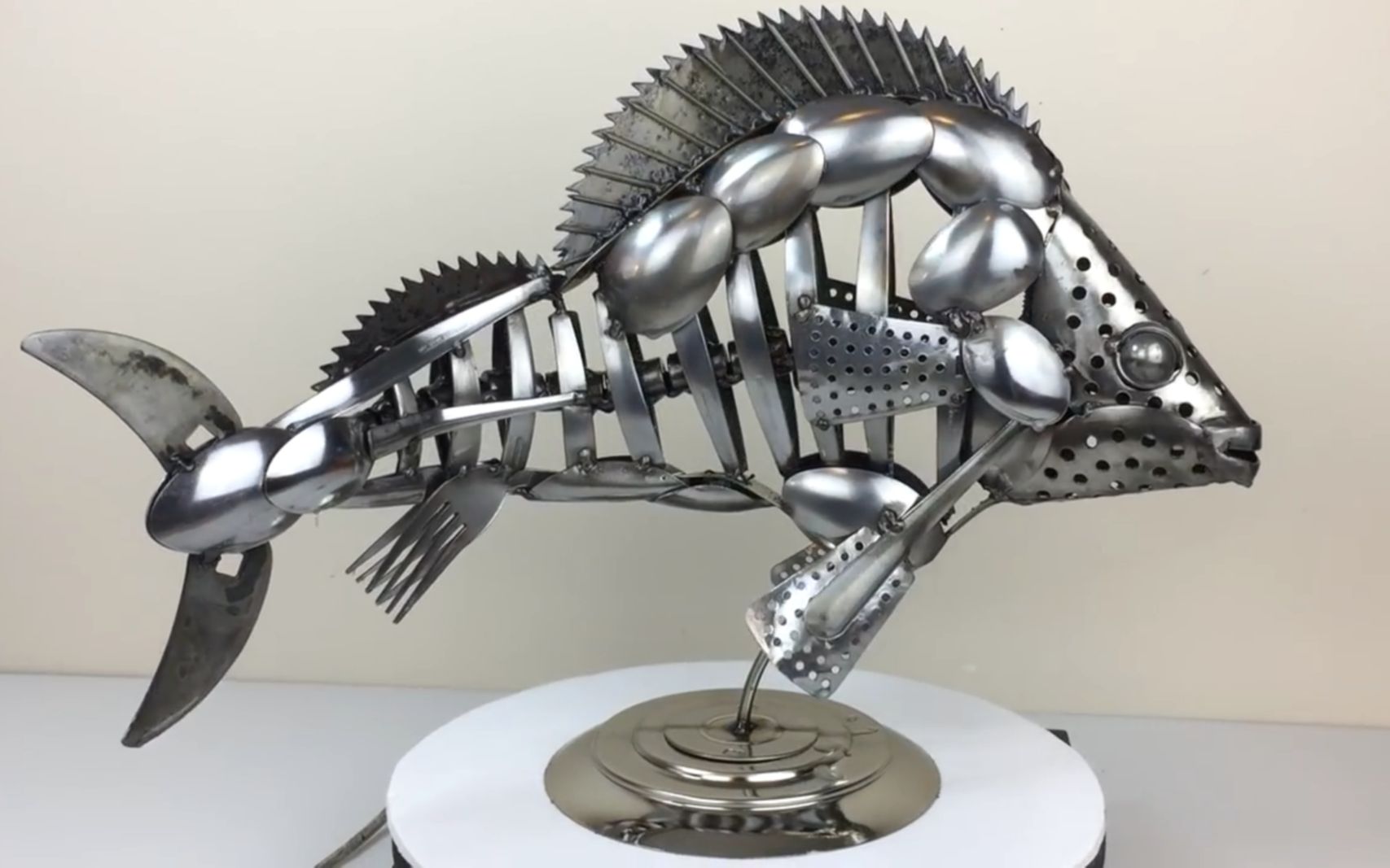 【极客】制作一只朋克风十足的金属鱼雕塑_哔哩哔哩 (゜-゜)つロ 干杯