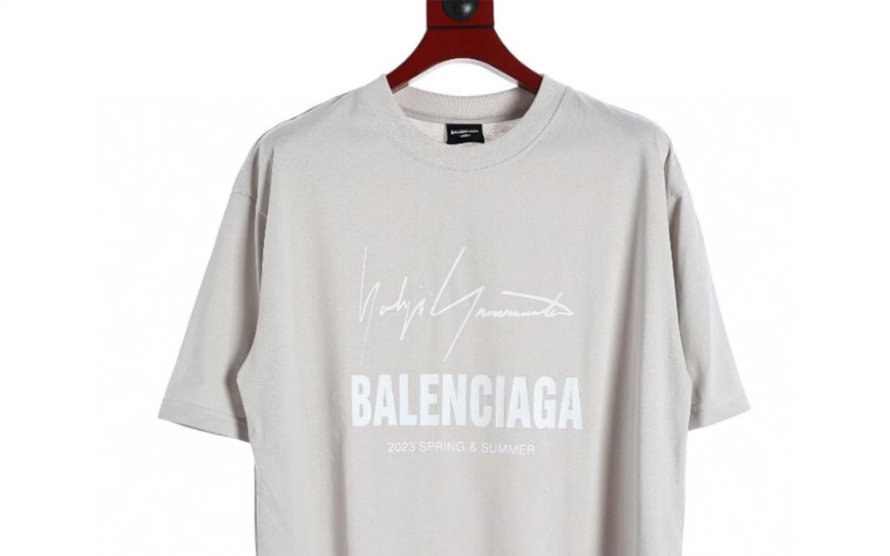 分享一下高仿Balenciga巴黎世家2023SS 简约字母T恤 纯棉柔软面料,对色定染面料哔哩哔哩bilibili