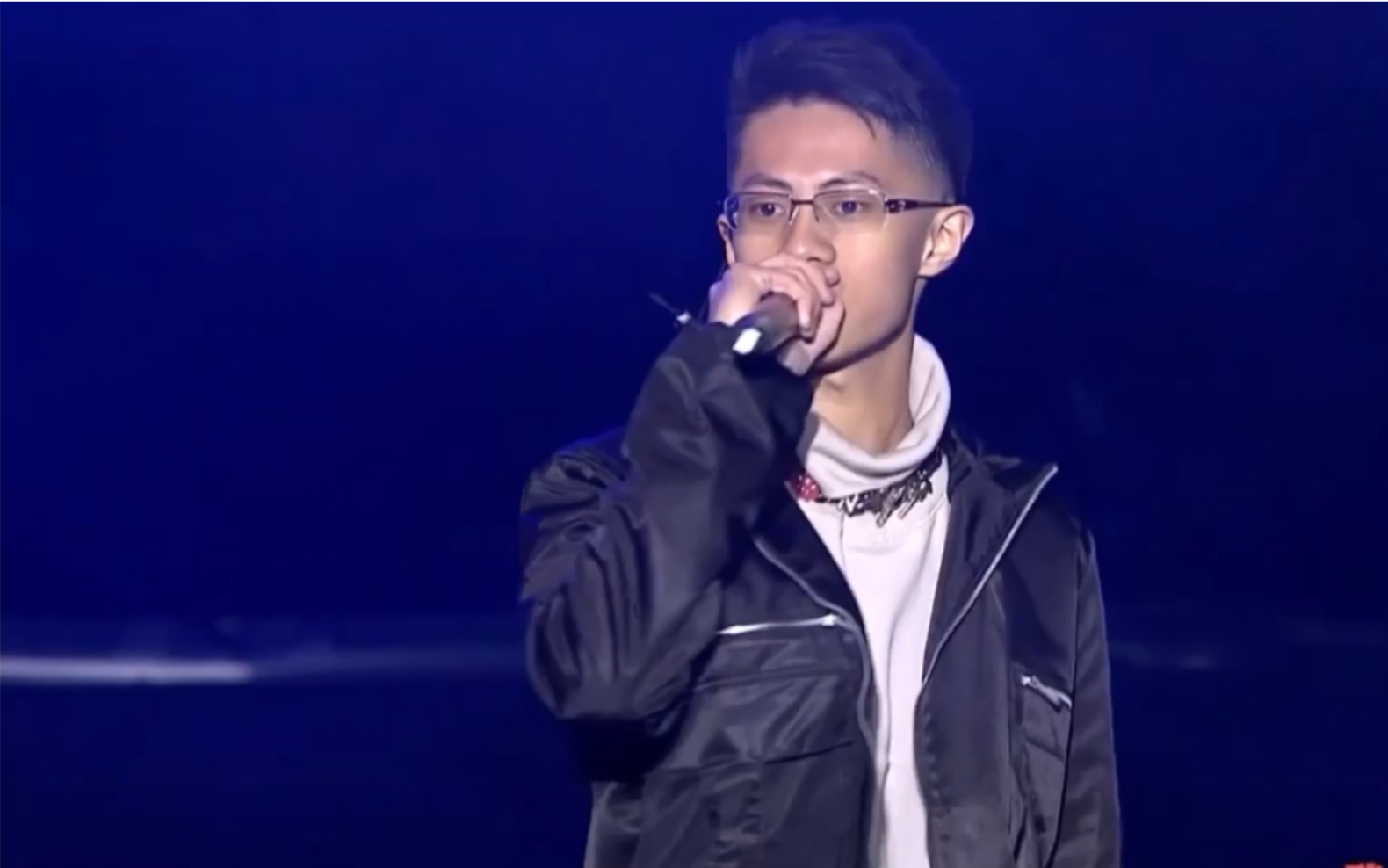 莫宰羊-举刀自尽,返乡列车,未接来电(纯享版)_哔哩哔哩_bilibili