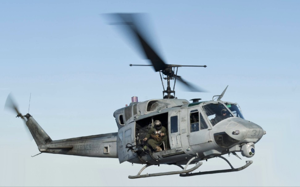 这批第二架 uh-1n 休伊直升机试飞