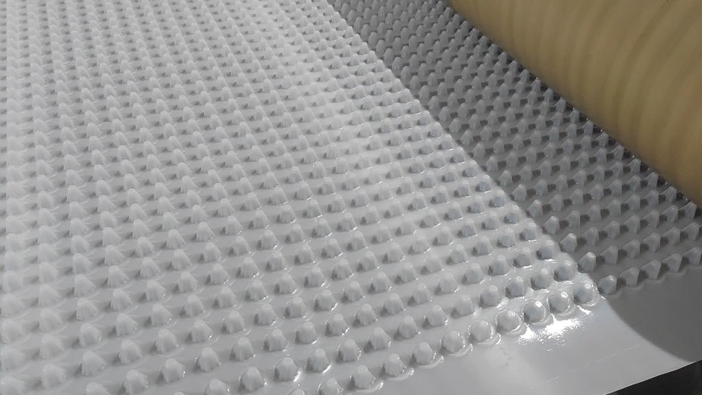 网状交织塑料排水板生产厂家