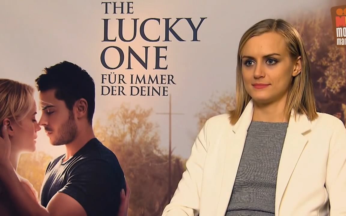 【幸运符】taylor schilling hitting on a girl while promoting the