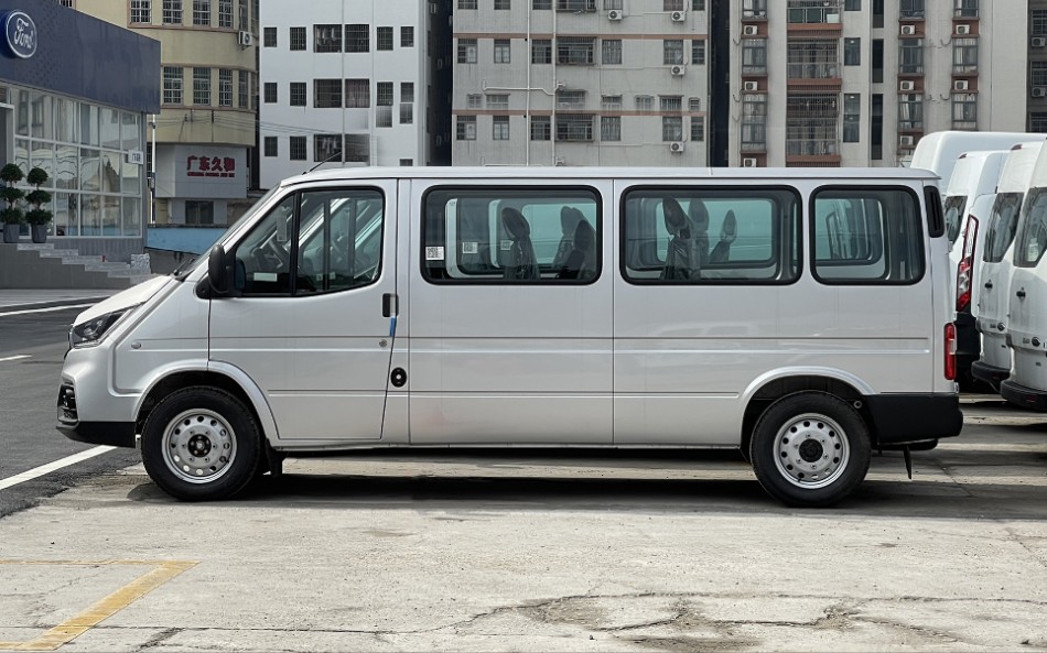 中国第1台长轴低顶轻客它来了,实车_哔哩哔哩_bilibili