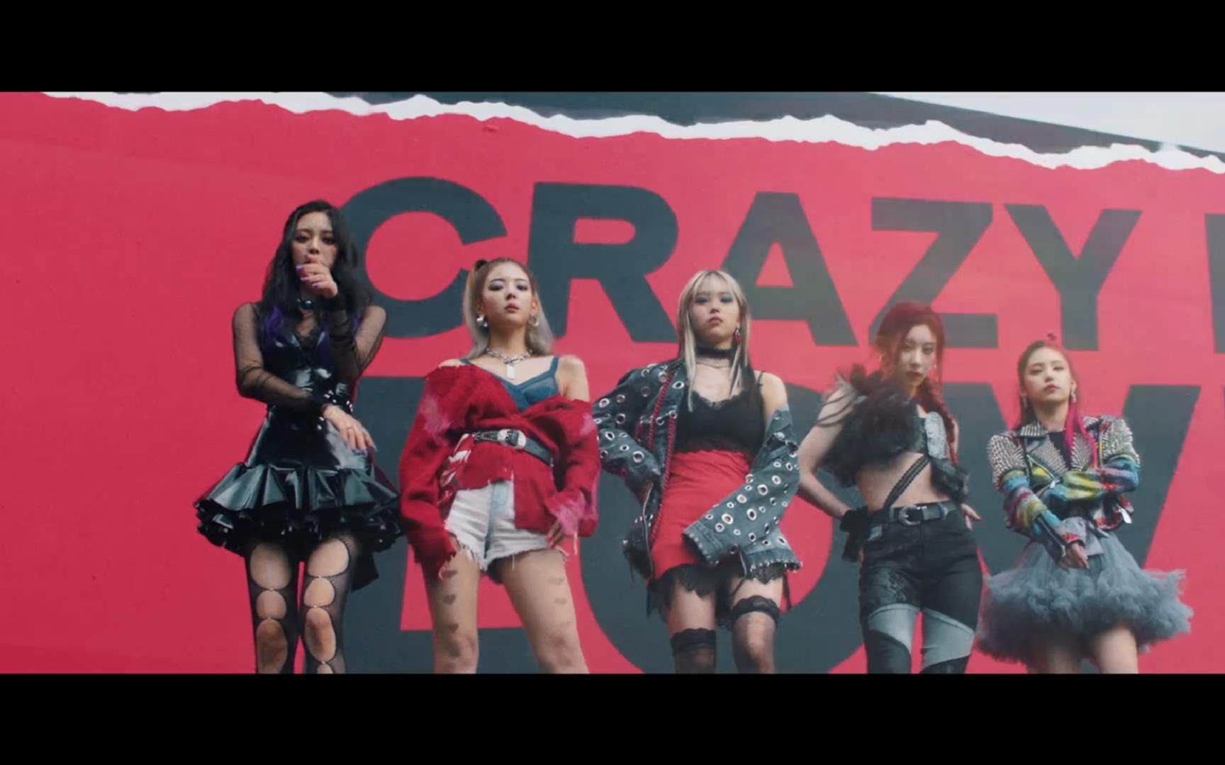 itzy 首张专辑《crazy in love》预告!期待2021.09.24 中午12点