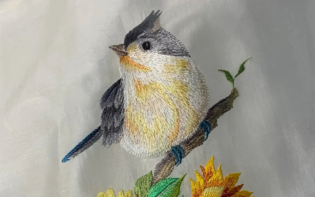 吊带刺绣图案 雏菊小胖鸟 是不是很可爱啊?