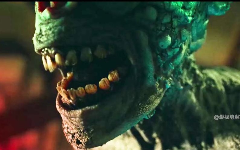 【甜蜜家园】甜蜜家园最惨怪物,出生被劈半个脑袋,去坐电梯被男主电熟