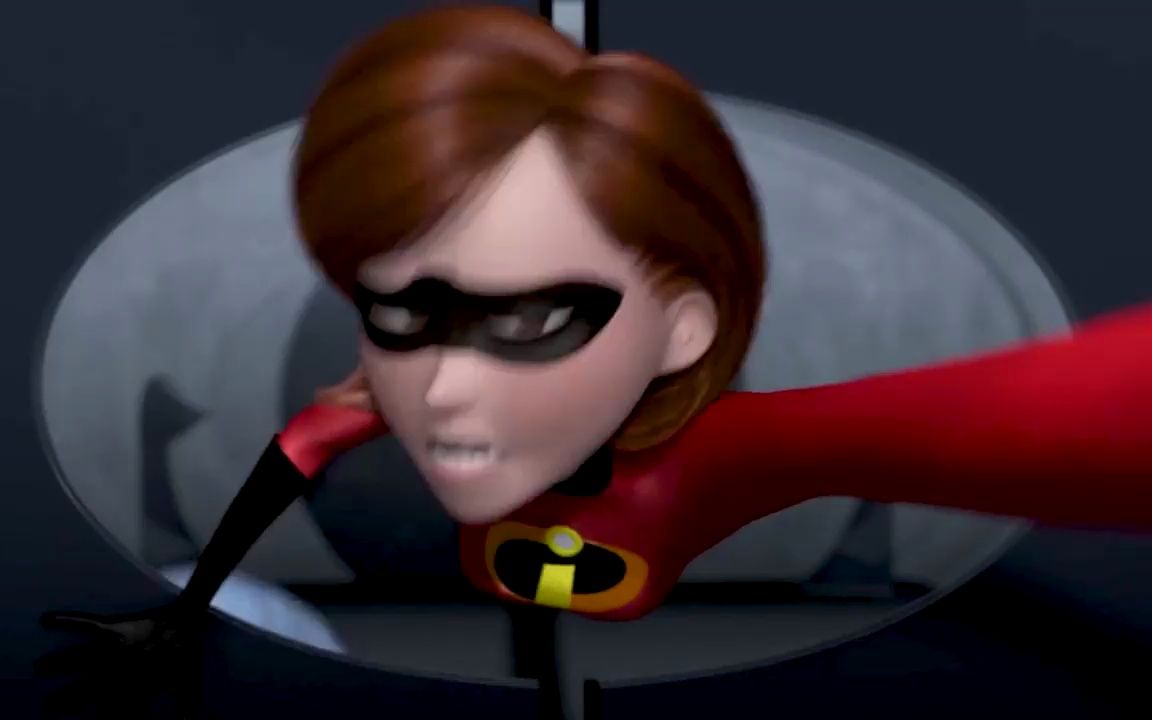 橡胶女超人潜入基地,去拯救被困的超人,却发现超人抱着一个女人