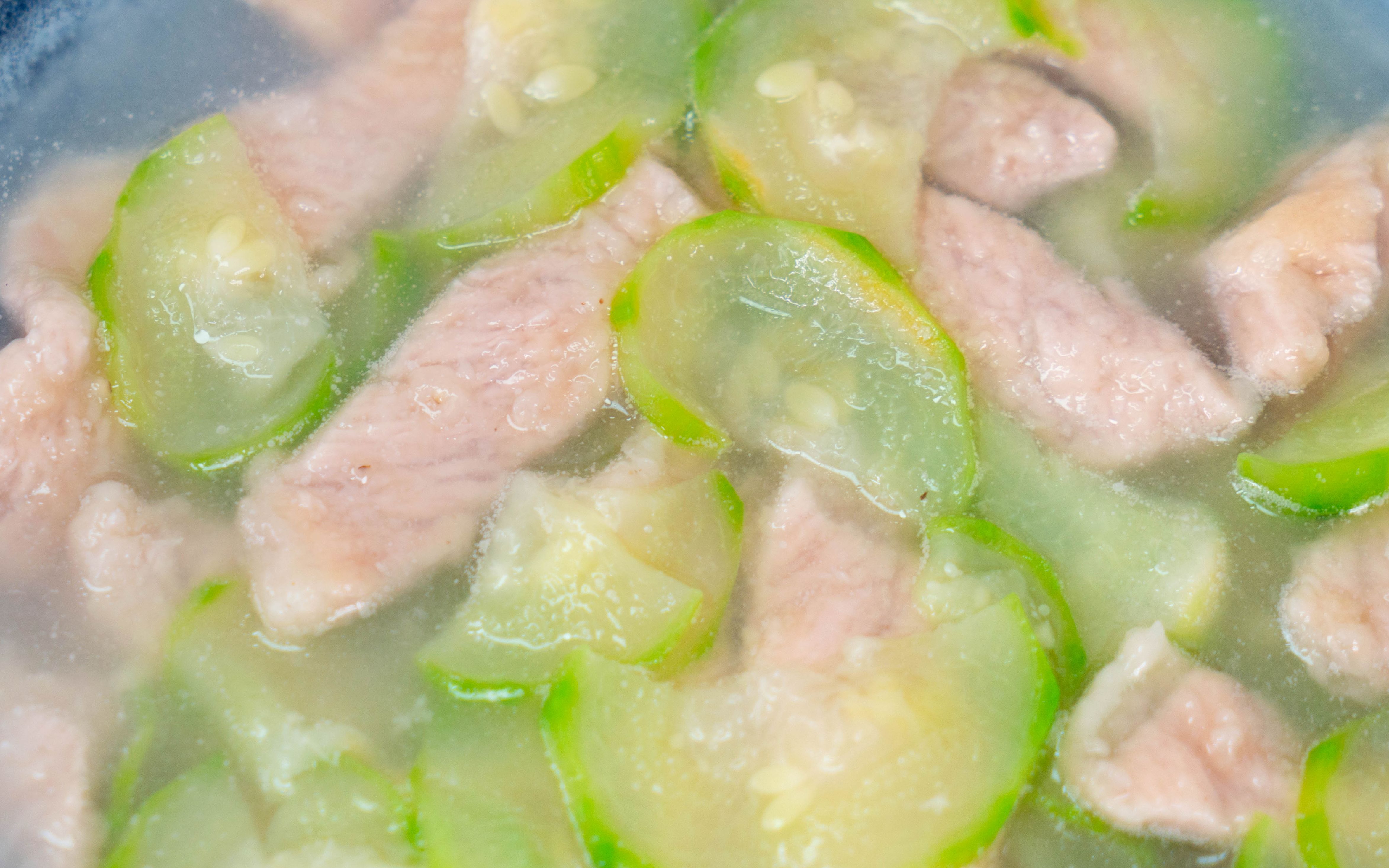 四川特色滑肉汤，红苕粉如何裹浆是关键，肉片滑而不散越吃越香|肉片|红苕粉|肉汤_新浪新闻