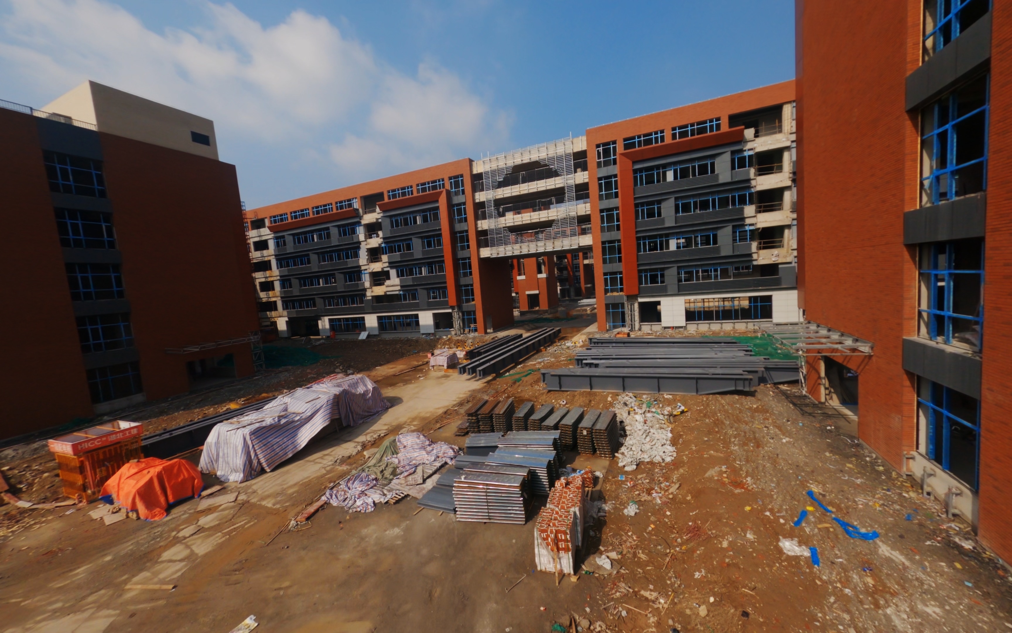 大晴天就来盘盘武钢三中新校区