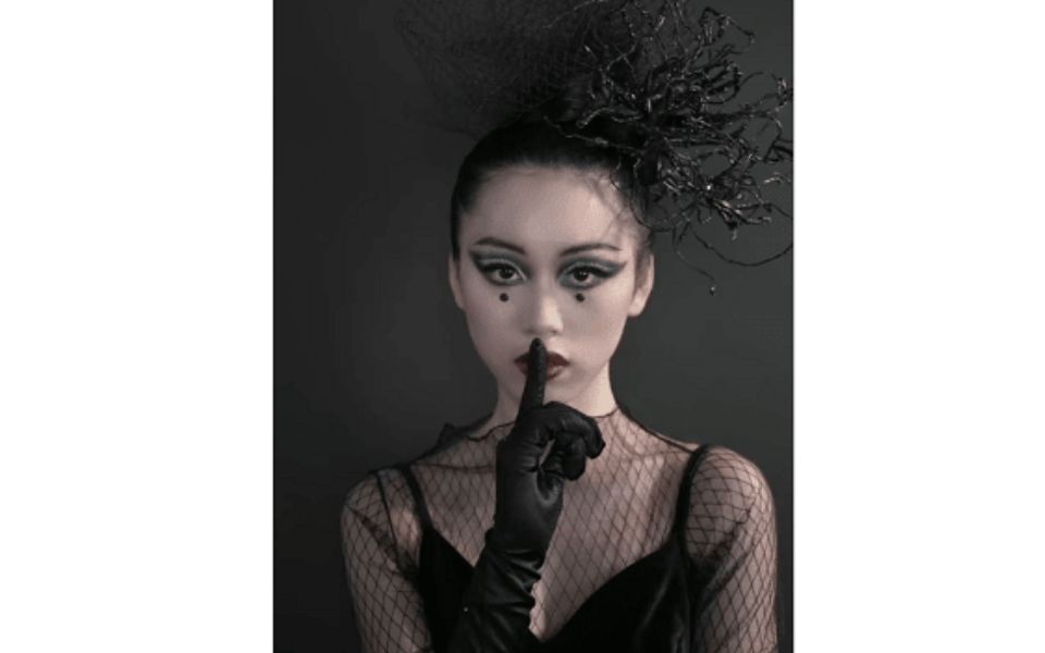 夸张神秘的欧美暗黑烟熏妆教程来啦