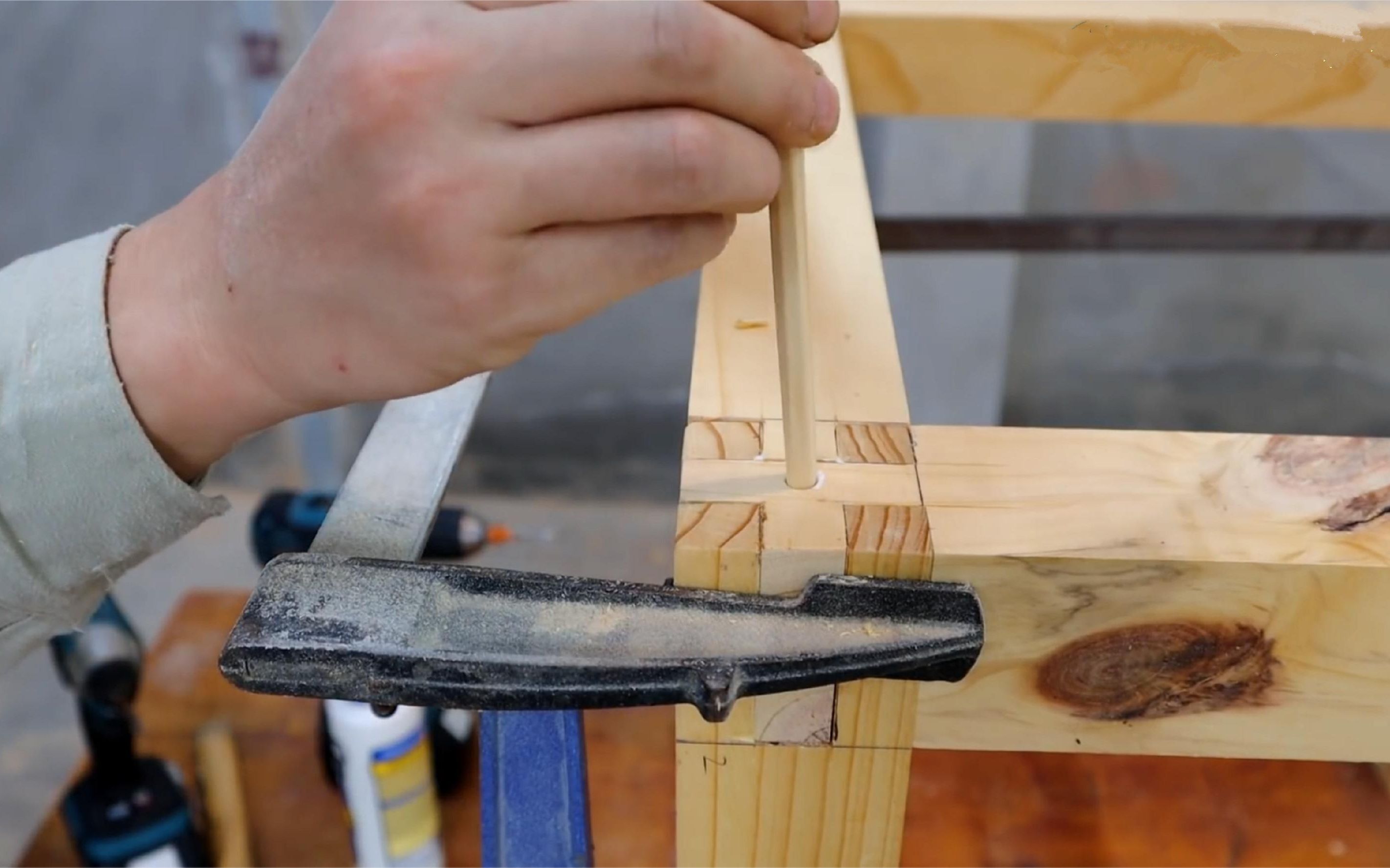 活动  农村快要失传的木工技术,小伙靠这一门手艺,每月轻松挣几万养家