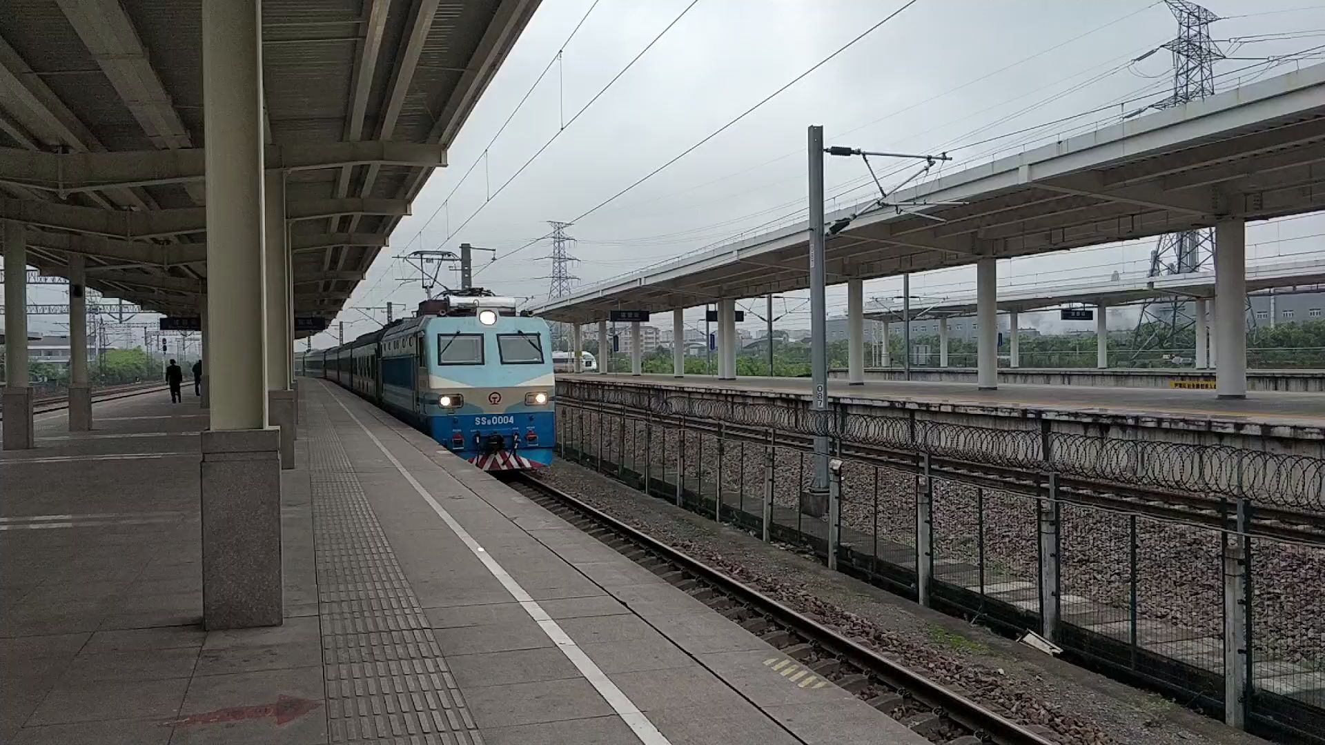 21 诸暨站 t82次列车停车办客_哔哩哔哩 (゜-゜)つロ 干杯~-bilibili