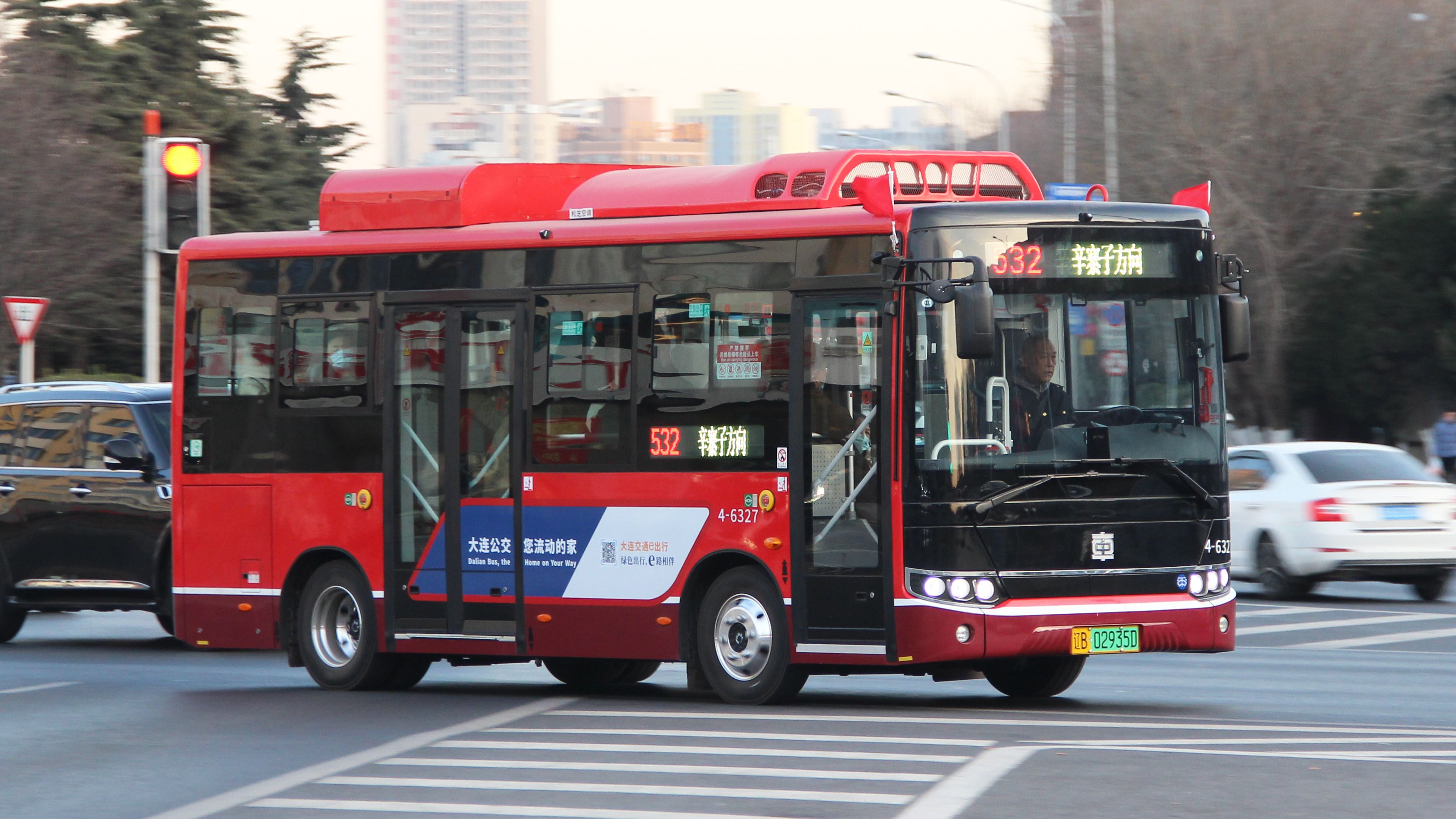 大连公交532路中车teg6701bev01(中车时代tz368电机,一踏低入口)运行